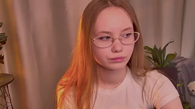 FloraLarsson online show from 06-02-26, 10:28