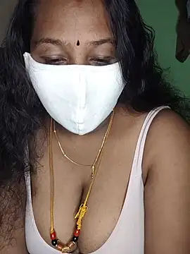 Snapshot of tamil_butterfly chatting on 05-31-26, 09:16 tamil butterfly online show from 05-31-26, 09:16