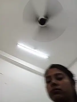 Simmi-00 online show from 05-19-26, 04:52