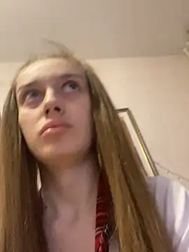  SweetAnna  online show from 05-18-26, 08:47