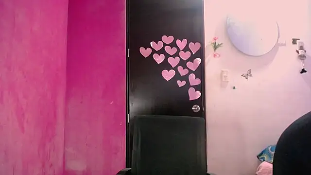 Snapshot of Kiara_tits chatting on 04-30-26, 10:58 Kiara tits online show from 04-30-26, 10:58