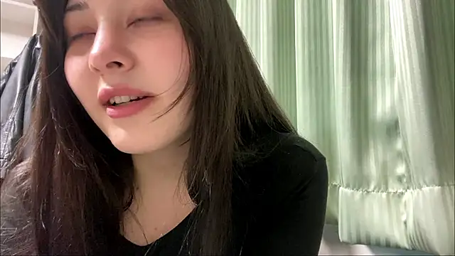 Snapshot of Sonata_Asky chatting on 05-15-26, 11:01 Sonata Asky online show from 05-15-26, 11:01