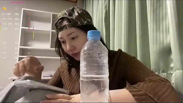 Snapshot of Sonata_Asky chatting on 06-17-26, 09:34 Sonata Asky online show from 06-17-26, 09:34