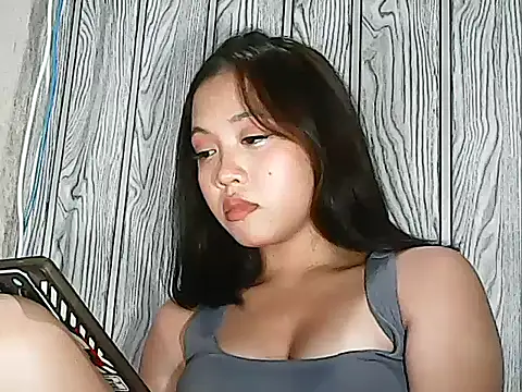 Snapshot of Yours_AsianPinayGirl18 chatting on 07-31-26, 10:36 Yours AsianPinayGirl18 online show from 07-31-26, 10:36