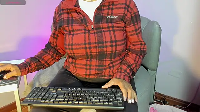 Roxanna moore online show from 07-01-26, 05:09