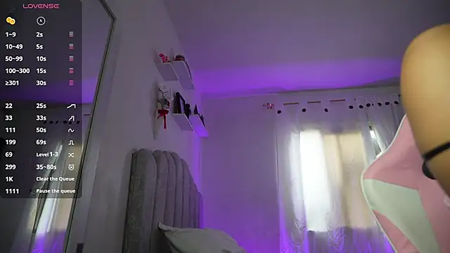 charloteeee1 online show from 05-23-26, 01:37