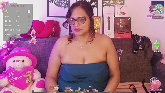 Snapshot of Angelabrowm chatting on 05-25-26, 01:44 Angelabrowm online show from 05-25-26, 01:44