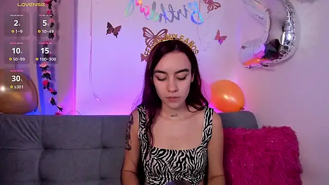 Snapshot of tessafoxie chatting on 06-17-26, 12:29 tessafoxie online show from 06-17-26, 12:29
