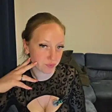 Snapshot of SweetGermanAlina chatting on 05-06-26, 10:15 SweetGermanAlina online show from 05-06-26, 10:15