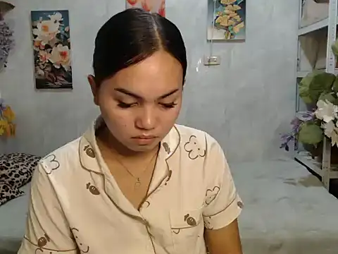 Snapshot of ur_asiankat chatting on 06-22-26, 11:24 ur asiankat online show from 06-22-26, 11:24