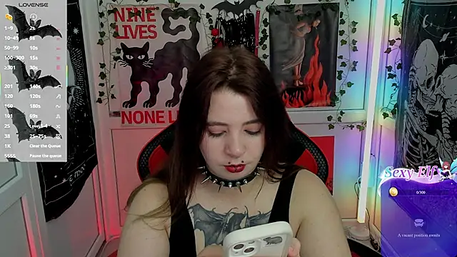 Snapshot of PurpleRune chatting on 07-04-26, 12:11 PurpleRune online show from 07-04-26, 12:11