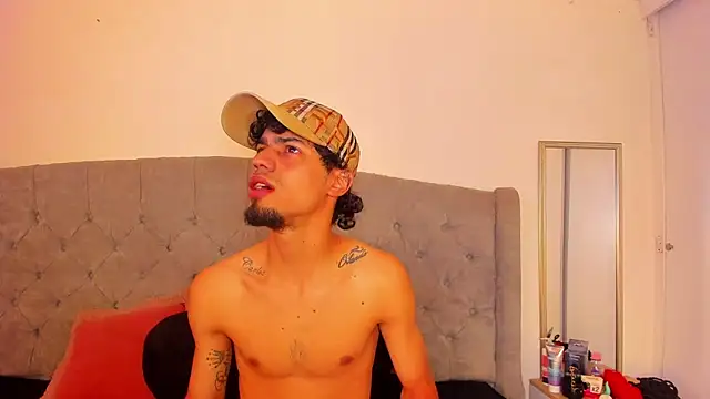 Snapshot of MichaelEvanss_ chatting on 06-21-26, 12:52 MichaelEvanss online show from 06-21-26, 12:52