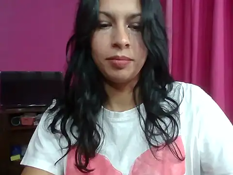 Snapshot of pamelaamorette chatting on 05-19-26, 01:56 pamelaamorette online show from 05-19-26, 01:56