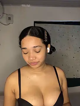 Snapshot of _sweetSabrina- chatting on 06-28-26, 08:37 sweetSabrina- online show from 06-28-26, 08:37