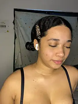 Snapshot of _sweetSabrina- chatting on 07-12-26, 03:36 sweetSabrina- online show from 07-12-26, 03:36