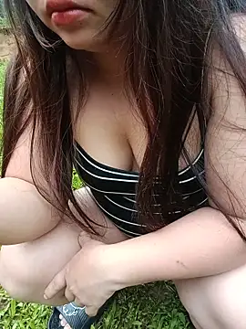 Snapshot of Lily_Henry chatting on 06-20-26, 11:18 Lily Henry online show from 06-20-26, 11:18