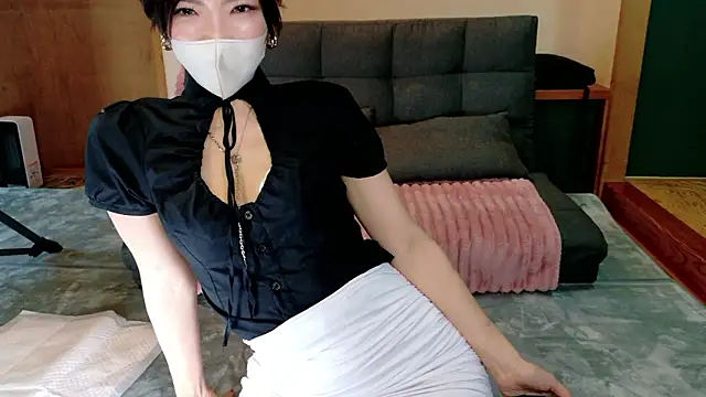 Snapshot of Naomi_00122 chatting on 07-05-26, 04:07 Naomi 00122 online show from 07-05-26, 04:07
