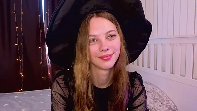 Snapshot of HarriettKitty chatting on 06-20-26, 08:17 HarriettKitty online show from 06-20-26, 08:17