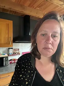zelda252 online show from 05-06-26, 10:42