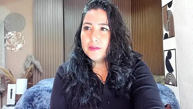 Snapshot of BBWLuxuryMuse chatting on 05-28-26, 11:40 BBWLuxuryMuse online show from 05-28-26, 11:40