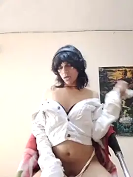 Liil bunny online show from 05-15-26, 03:19