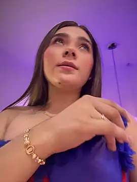 Snapshot of Mia_Rodriguezz_ chatting on 05-10-26, 03:23 Mia Rodriguezz online show from 05-10-26, 03:23