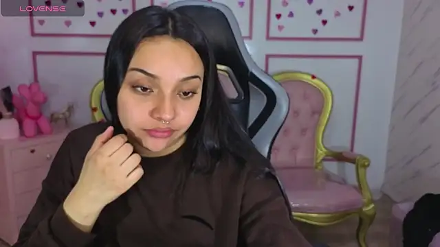 Snapshot of lia_harper_t chatting on 05-26-26, 02:51 lia harper t online show from 05-26-26, 02:51