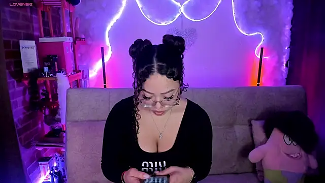 Snapshot of liz_martins1 chatting on 06-01-26, 02:35 liz martins1 online show from 06-01-26, 02:35