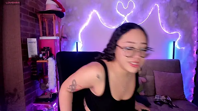 Snapshot of liz_martins1 chatting on 06-06-26, 02:16 liz martins1 online show from 06-06-26, 02:16