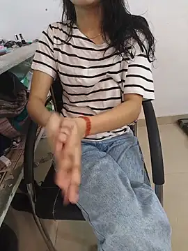 Snapshot of zoya_baby_ chatting on 06-18-26, 04:24 zoya baby online show from 06-18-26, 04:24