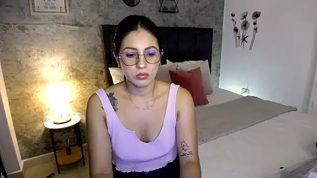 Snapshot of isa_cruzx chatting on 05-12-26, 11:24 isa cruzx online show from 05-12-26, 11:24