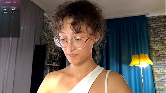 Snapshot of CurlyWinx chatting on 06-06-26, 05:17 CurlyWinx online show from 06-06-26, 05:17