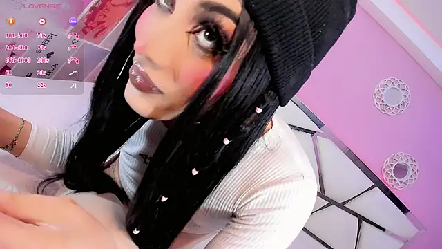 Snapshot of Lexxy_Mattell chatting on 05-15-26, 05:14 Lexxy Mattell online show from 05-15-26, 05:14