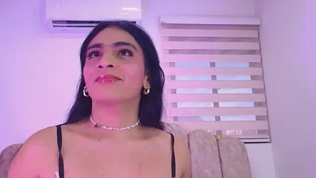 Snapshot of Malaia_thompson_ chatting on 05-22-26, 12:00 Malaia thompson online show from 05-22-26, 12:00