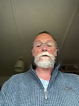 Snapshot of Moonraker64 chatting on 05-08-26, 07:36 Moonraker64 online show from 05-08-26, 07:36