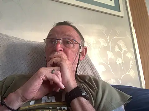 Snapshot of Moonraker64 chatting on 05-29-26, 07:01 Moonraker64 online show from 05-29-26, 07:01