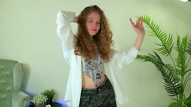 Snapshot of Mila_Stain chatting on 05-04-26, 05:47 Mila Stain online show from 05-04-26, 05:47