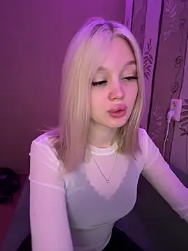 Snapshot of Velvet_Doll_ chatting on 06-03-26, 04:26 Velvet Doll online show from 06-03-26, 04:26