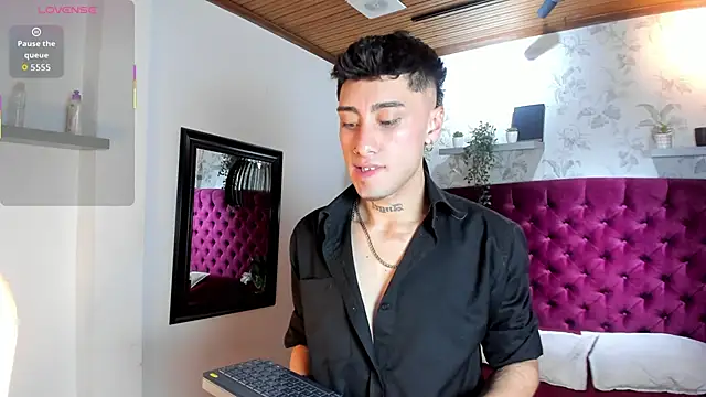 Spencerwhite  online show from 06-19-26, 10:35