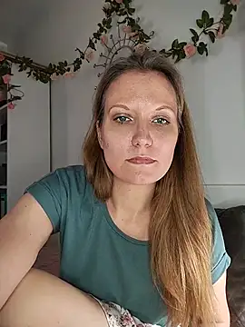 Snapshot of Candy_Cougar chatting on 07-08-26, 06:40 Candy Cougar online show from 07-08-26, 06:40