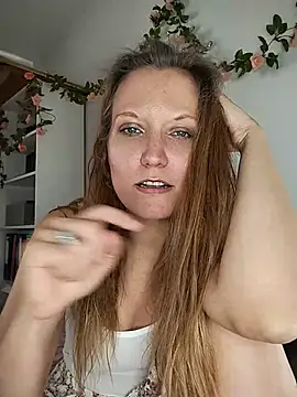 Snapshot of Candy_Cougar chatting on 07-10-26, 07:01 Candy Cougar online show from 07-10-26, 07:01