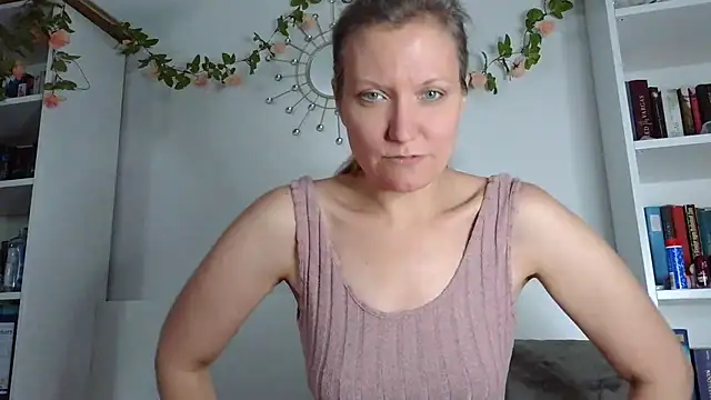 Snapshot of Candy_Cougar chatting on 07-26-26, 06:54 Candy Cougar online show from 07-26-26, 06:54