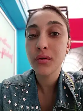 Snapshot of gatacantabra chatting on 06-06-26, 02:33 gatacantabra online show from 06-06-26, 02:33