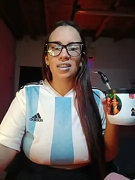 Snapshot of Micaysugordito chatting on 07-04-26, 02:18 Micaysugordito online show from 07-04-26, 02:18