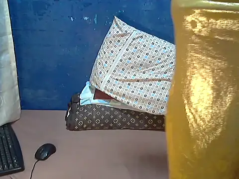 hotchilimom online show from 11-23-25, 09:14