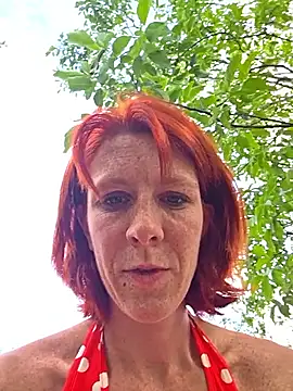 Snapshot of PoppyBoop chatting on 06-15-26, 04:09 PoppyBoop online show from 06-15-26, 04:09