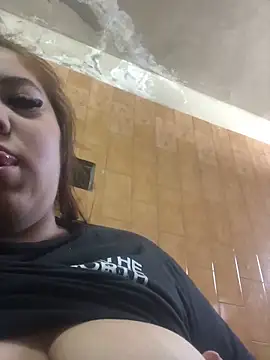 alexaparedes00 online show from 05-24-26, 03:50