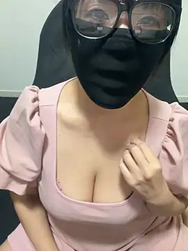 Snapshot of splash-Queen-ma chatting on 05-11-26, 07:58 splash-Queen-ma online show from 05-11-26, 07:58