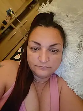 Snapshot of LunaMoonlira chatting on 06-19-26, 09:07 LunaMoonlira online show from 06-19-26, 09:07