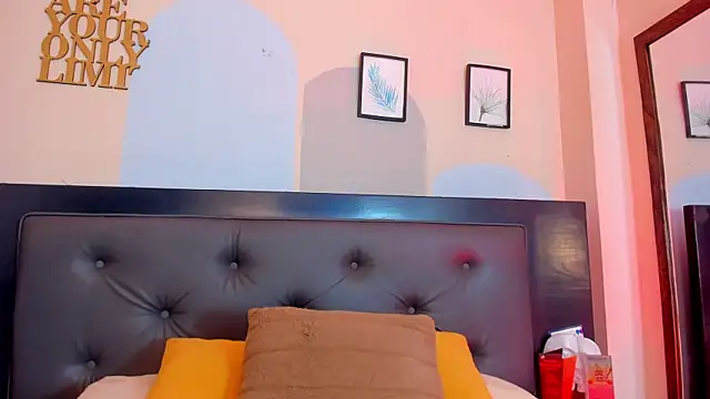 Snapshot of Boy_Mathew chatting on 06-18-26, 11:25 Boy Mathew online show from 06-18-26, 11:25
